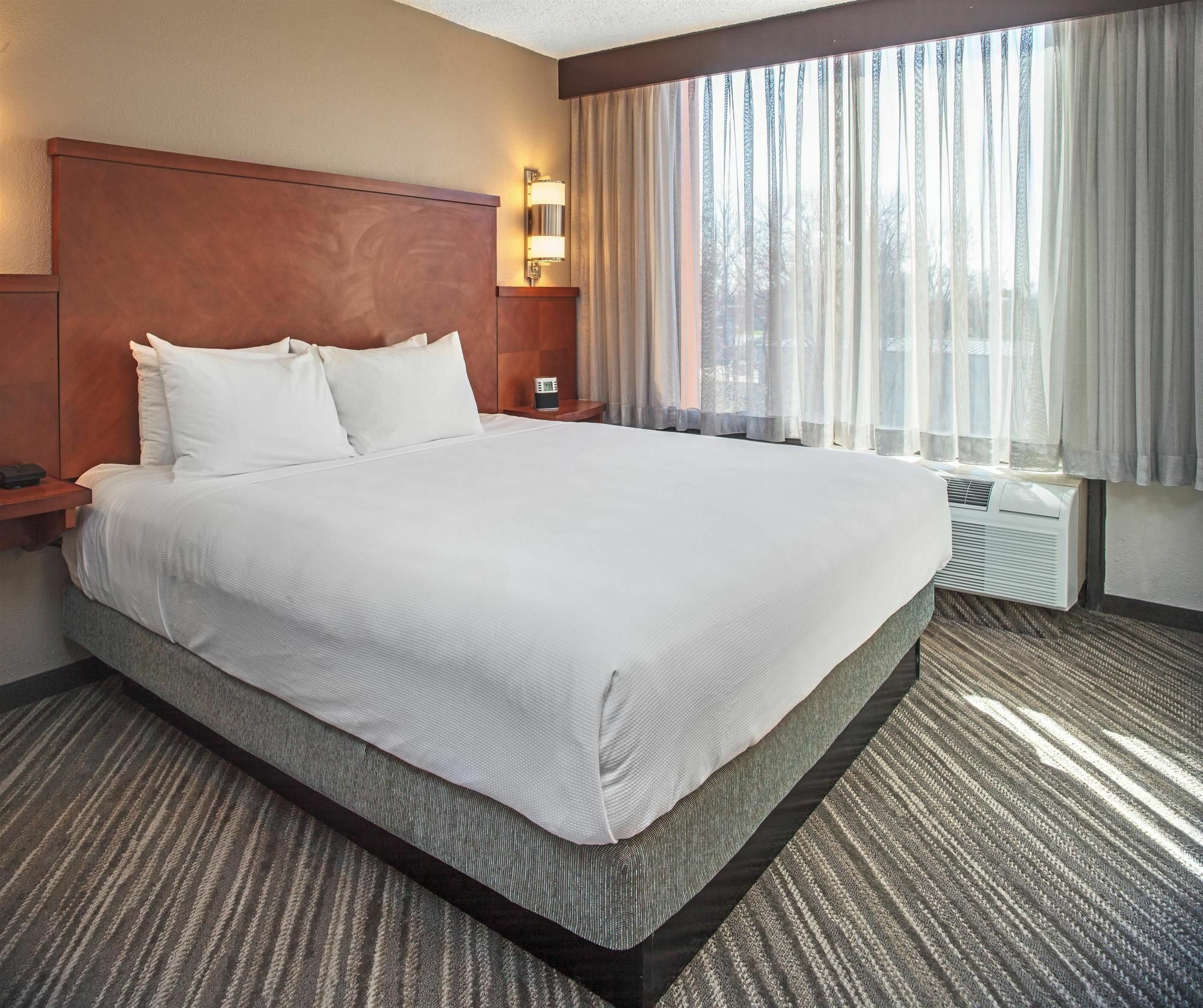 Hyatt Place Cincinnati 3*